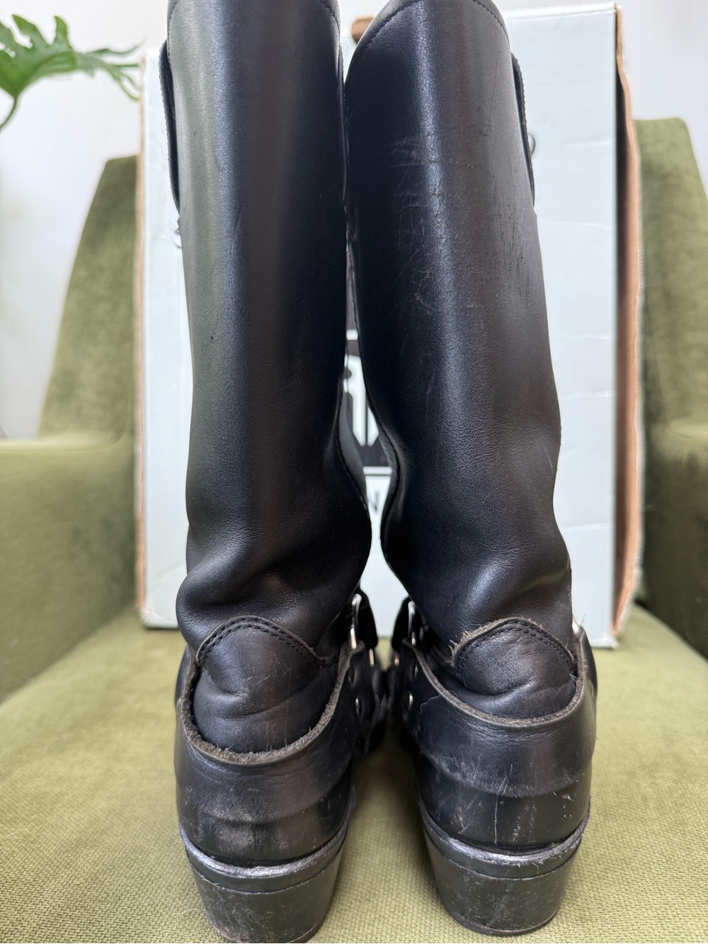 Frye Women’s 77300 12R Black Leather Harness Boots with Metal Ring Size 8 - Picture 2 of 10
